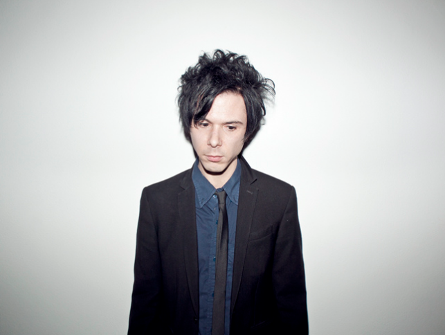 Nick Zinner de Yeah Yeah Yeahs sort un single de charité