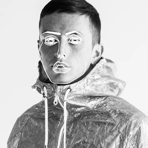 Totally Enormous Extinct Dinosaurs remixe “F For You” de Disclosure