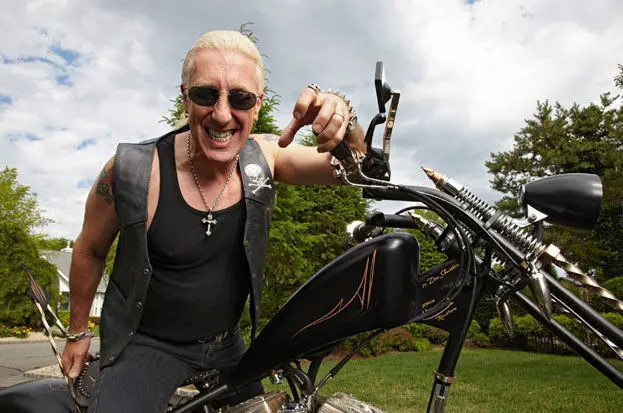 Le chanteur de Twisted Sister fait une mauvaise blague aux handicapés