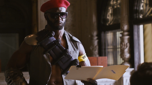 Le Major Lazer en chair et en os dans le clip de “Scare Me”