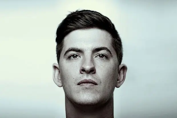 Skream se transforme en Breakbot avec “Rollercoaster”