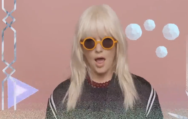 Micky Green dévoile un nouveau clip girly et multicolore