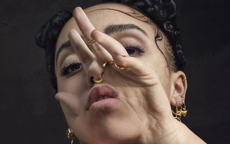 FKA Twigs sort un EP surprise illustré par ce court métrage étonnant