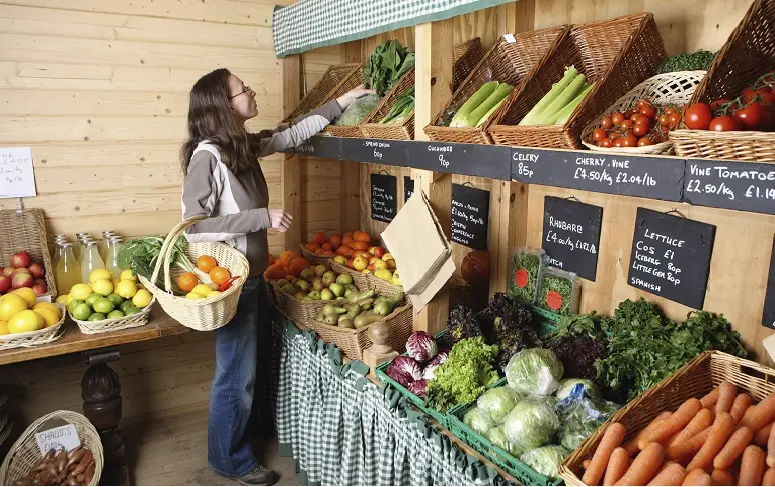 Le premier magasin bio 100% sans emballage a ouvert ses portes à Paris