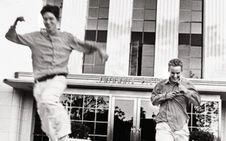 La petite histoire derrière cette célèbre photo de Wes Anderson et Owen Wilson