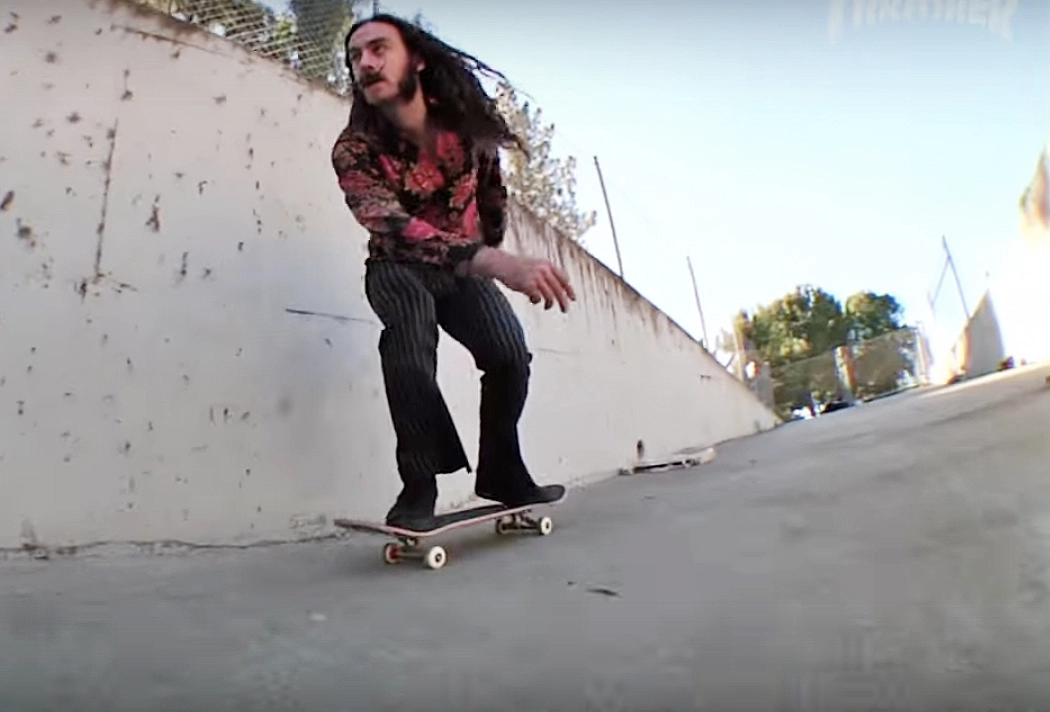 Vidéo : Richie Jackson, le plus hippie des skateurs, transforme la ville en terrain de jeu