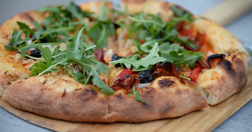 Cet internaute trempe sa pizza dans un grand verre de lait et nous ne sommes pas d’accord