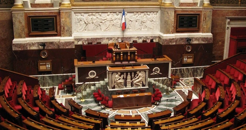 Un député ne va pas à l’Assemblée, car personne ne l’a prévenu qu’il fallait être présent