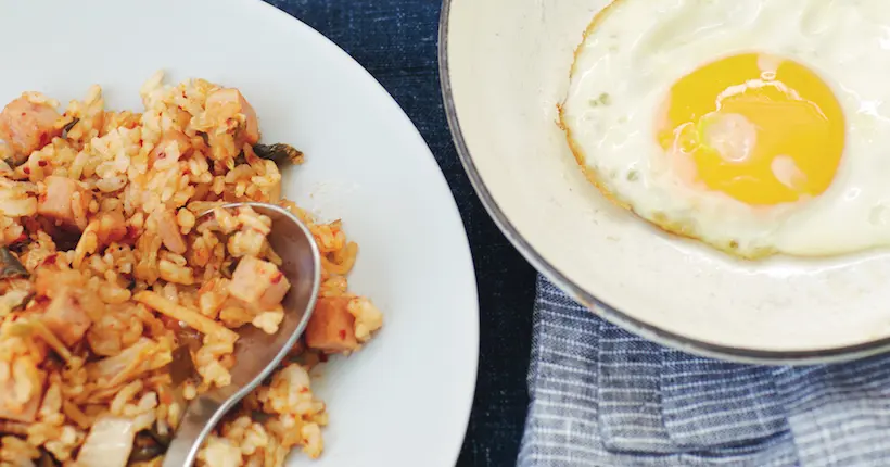 Tuto : le riz frit au kimchi pour cuisiner coréen comme un boss