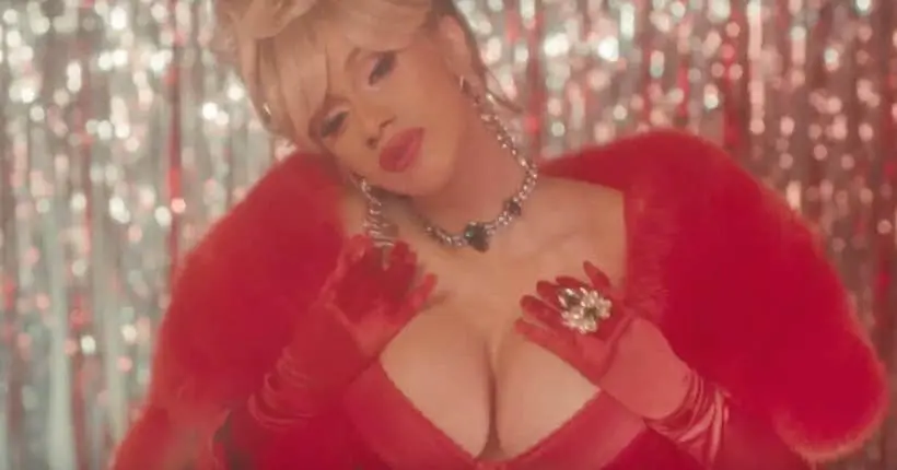 Cardi B plus glamour que jamais dans le clip de “Bartier Cardi”