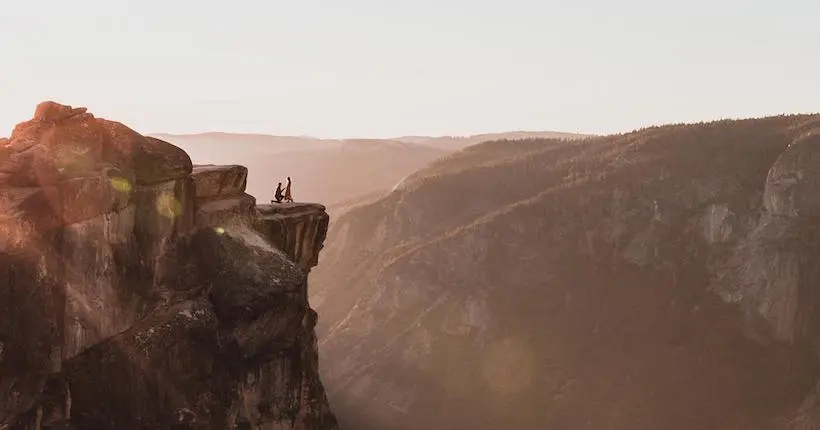 Un photographe part en quête du couple dont il a immortalisé par hasard la demande en mariage