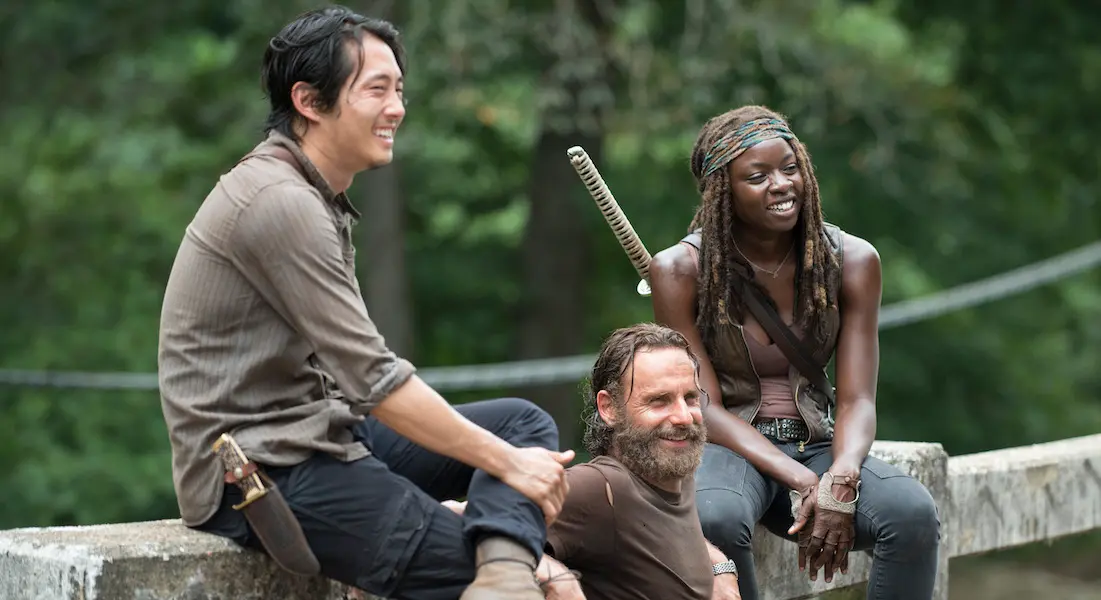 Andrew Lincoln regrette la mort (très gore) de Glenn dans The Walking Dead