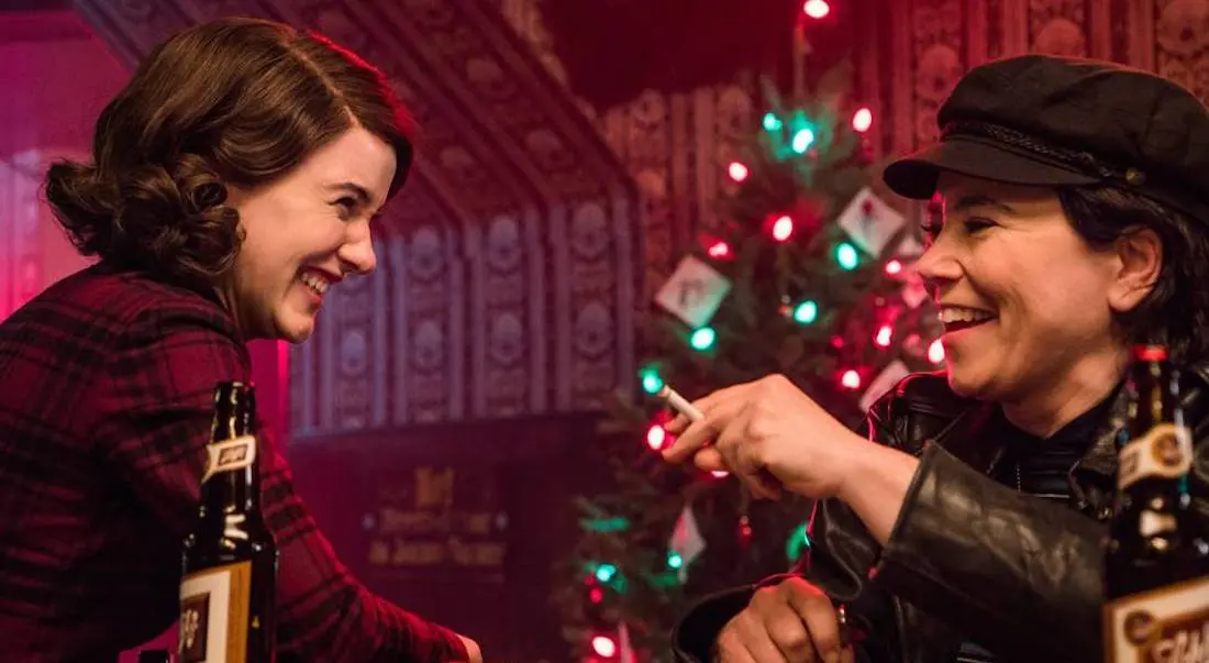 On a parlé féminisme et comédie avec Rachel Brosnahan et Alex Borstein, les stars de Mrs. Maisel