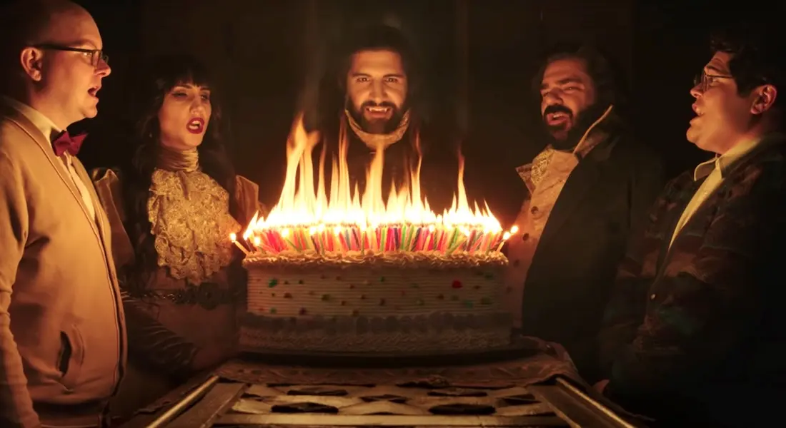 Les vampires en toute intimité de What We Do in the Shadows sont mortellement drôles