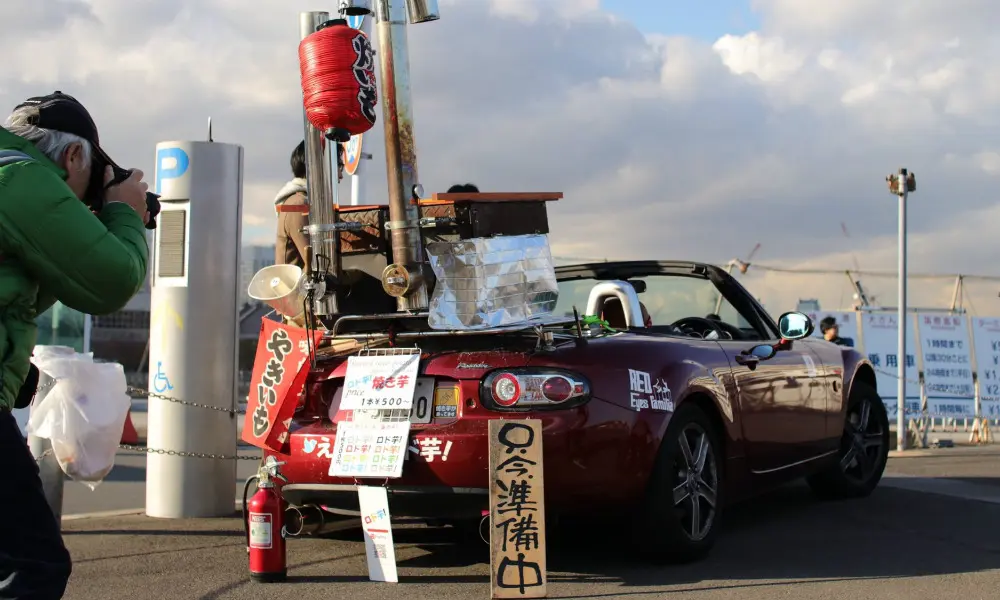 L’histoire du Japonais qui a installé un four à patate douce à l’arrière de son cabriolet