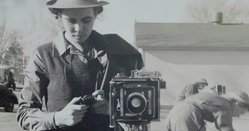 Lumière sur Charlotte Mansfield, une des premières photographes de guerre américaines