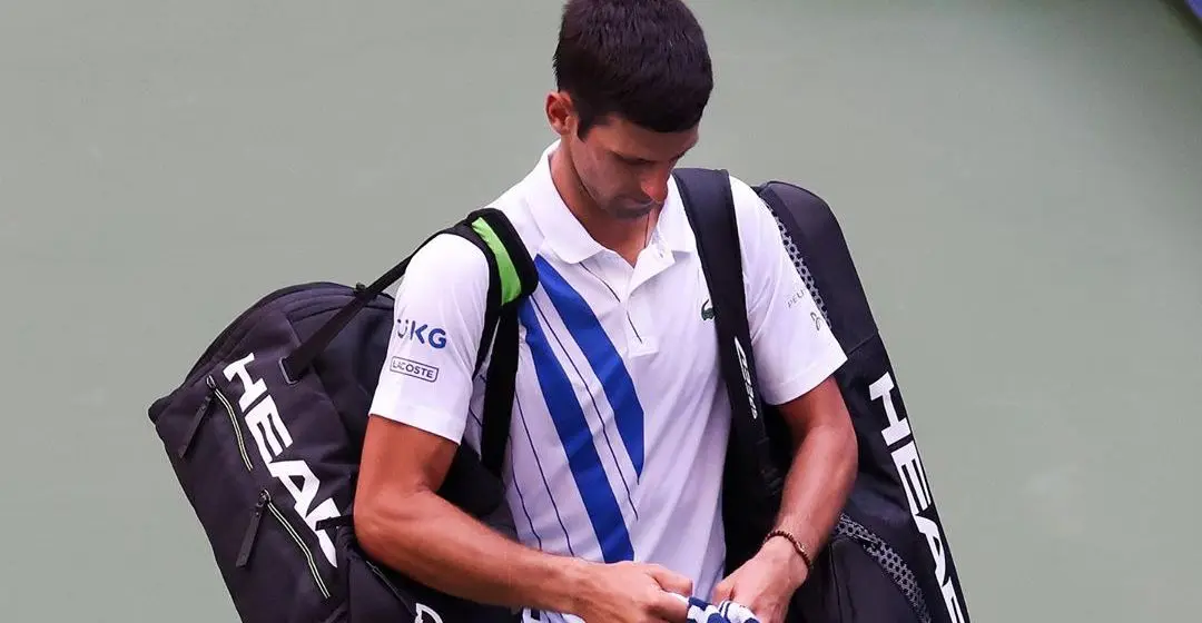 US Open : Djoko disqualifié après avoir envoyé une balle sur une juge de ligne