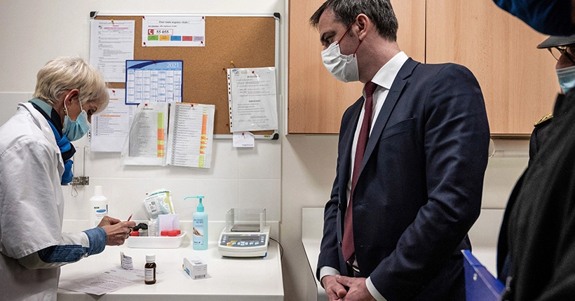 Olivier Véran a assisté à la première prescription de cannabis médical