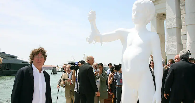 Les sculptures monumentales de Charles Ray sont célébrées à Paris