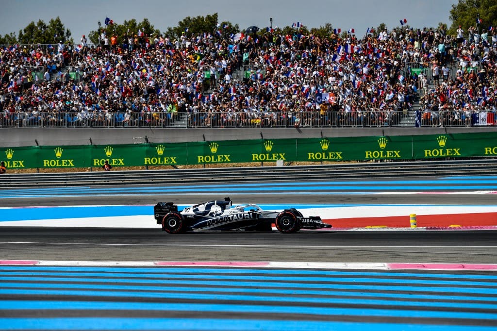 <p>La monoplace de Pierre Gasly pendant les essais de ce samedi, au Castellet (Photo by Sylvain THOMAS / AFP)</p>
