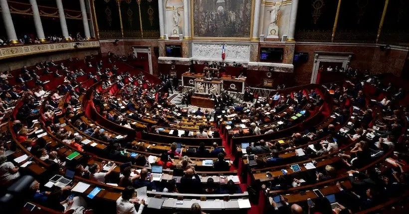 Motion de censure de la Nupes rejetée, le gouvernement “au travail”