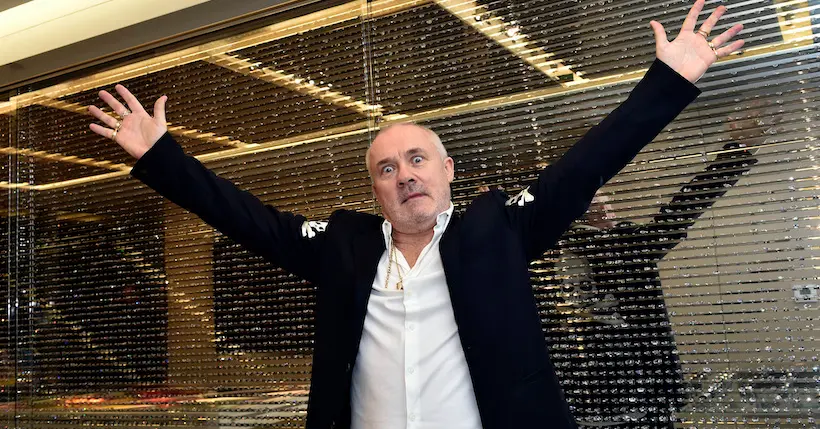 Pourquoi diable Damien Hirst brûle-t-il ses propres peintures ?