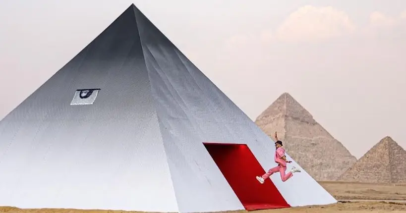 Au Caire, JR a transformé une pyramide en photomaton géant