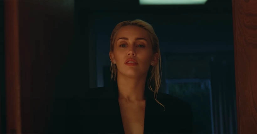 “Flowers” de Miley Cyrus : on décode la meilleure “revenge song” de ce début d’année